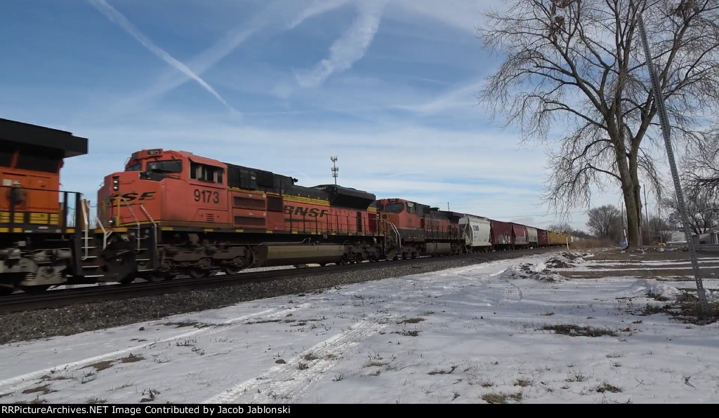 Five Engines On 33G